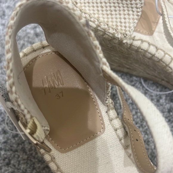 Brand new cream color wedge sandals - Picture 6 of 8